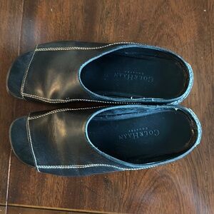 Cole Haan women’s black leather with white stitching open toe slide size 6.5 B
